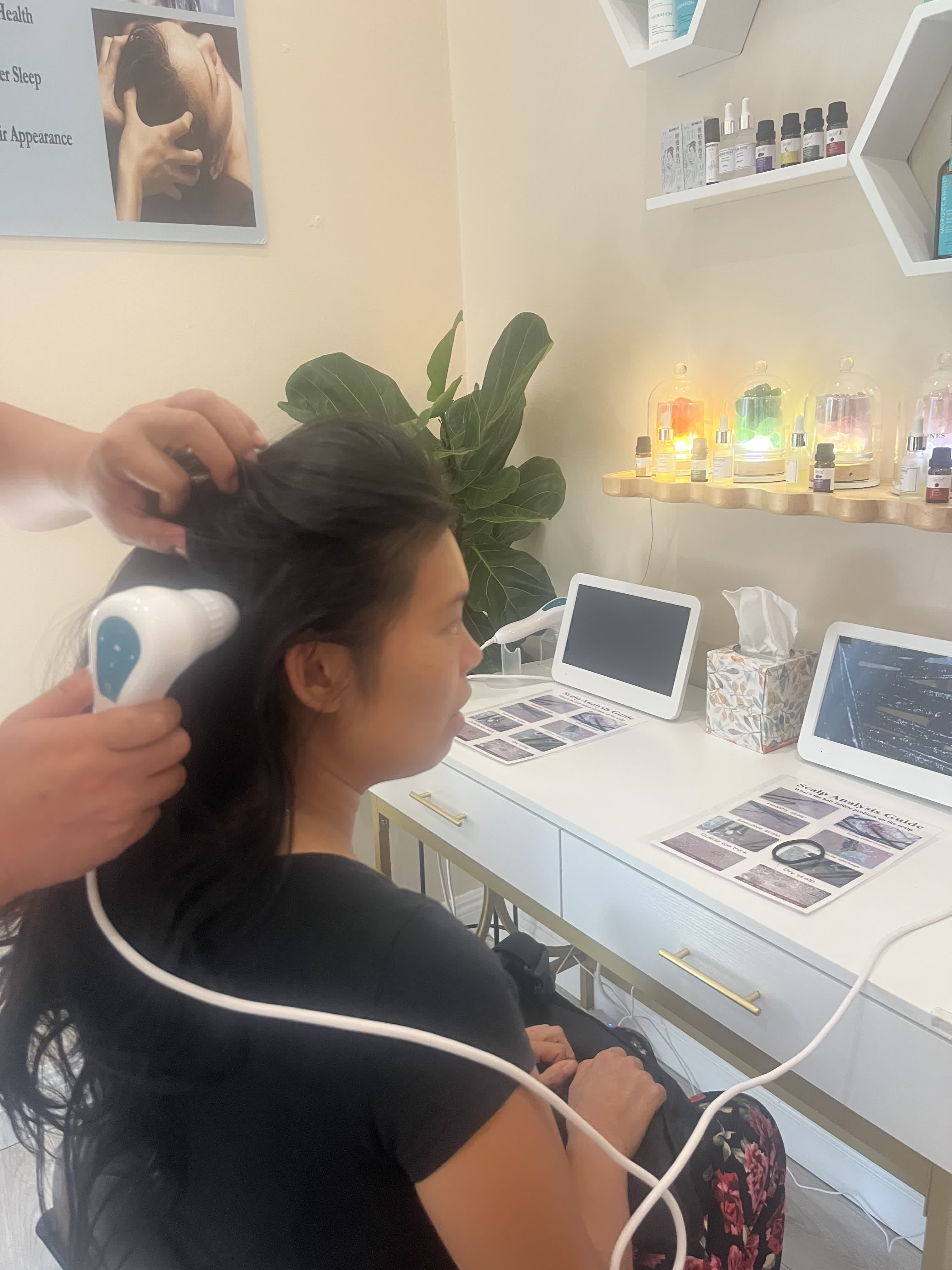 Umi Head Spa scalp analysis