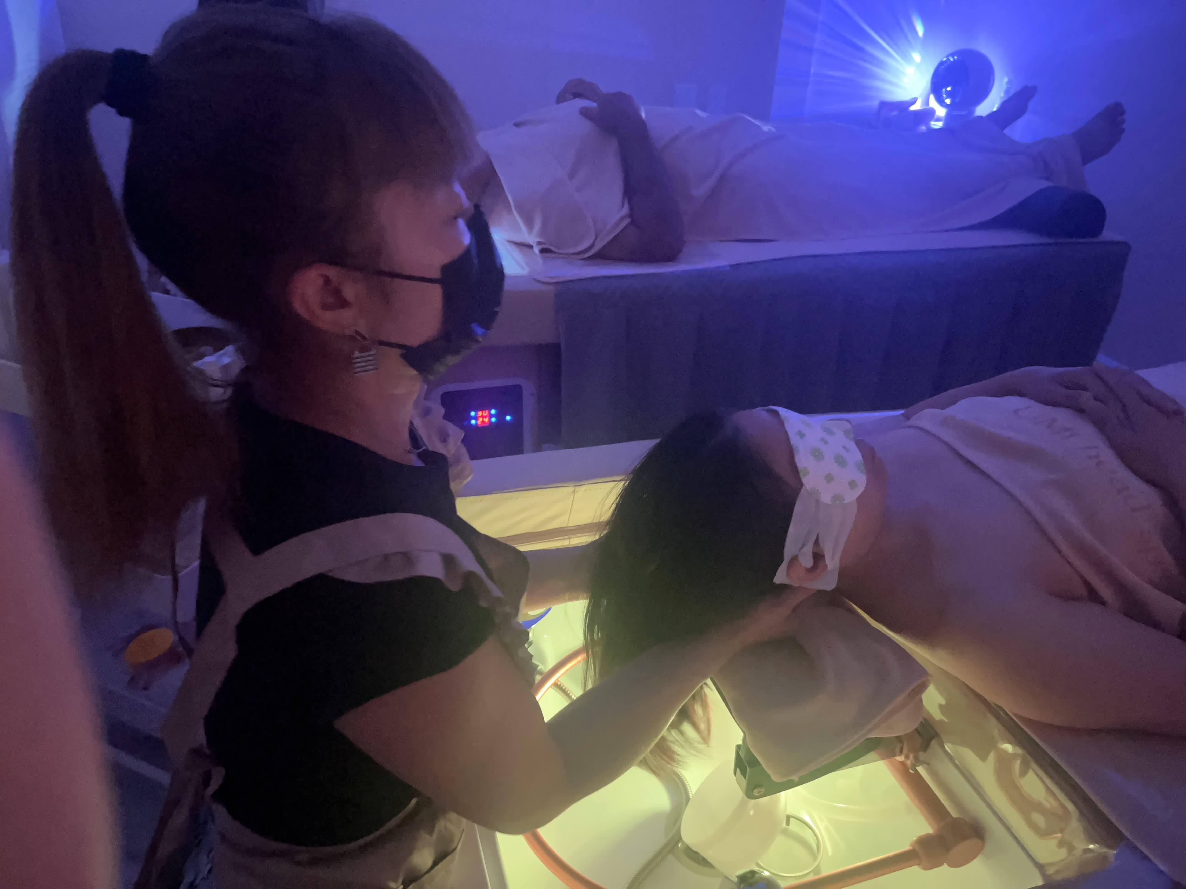 Umi Head Spa dark treatment room
